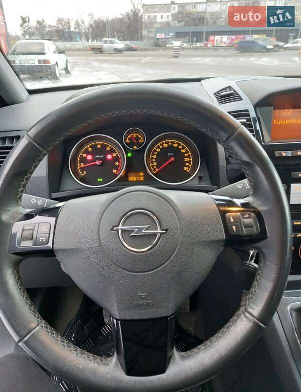 Минивэн Opel Zafira 2010 в Полтаве