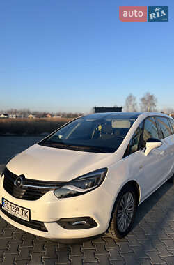 Минивэн Opel Zafira 2018 в 