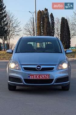 Минивэн Opel Zafira 2007 в Дубно