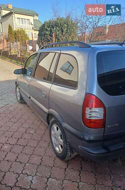 Минивэн Opel Zafira 2003 в Ужгороде