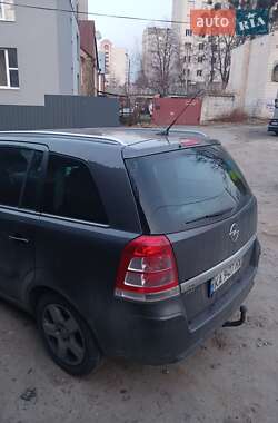 Минивэн Opel Zafira 2010 в Киеве