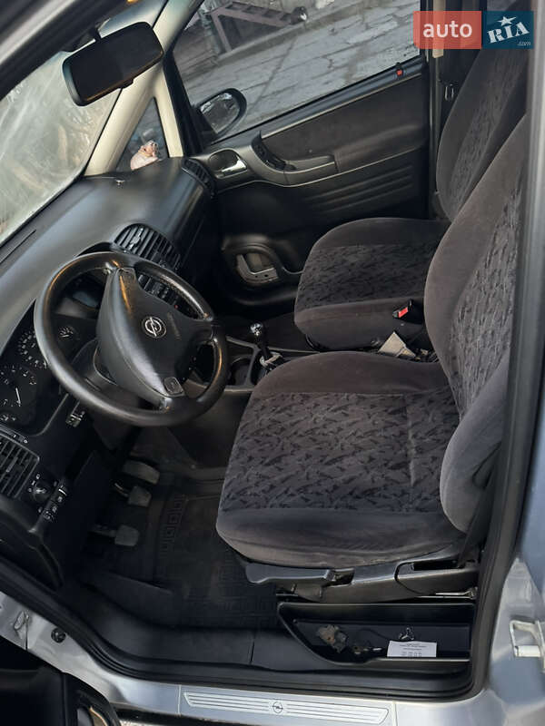 Минивэн Opel Zafira 2002 в Киеве фото 8 Минивэн Opel Zafira 2002 в Киеве
