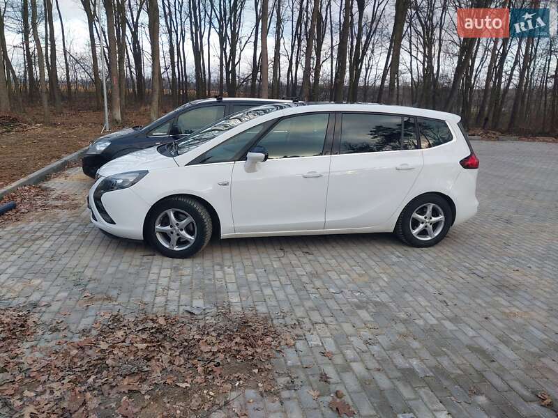 Минивэн Opel Zafira 2014 в Подбуже