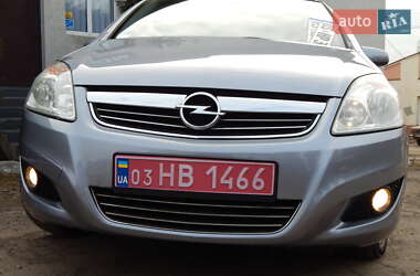 Минивэн Opel Zafira 2008 в 