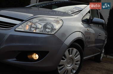 Минивэн Opel Zafira 2008 в 