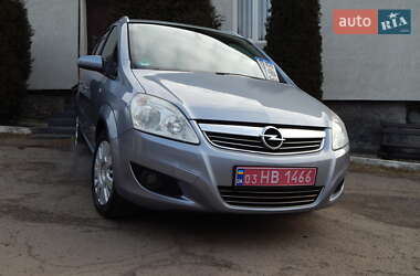 Минивэн Opel Zafira 2008 в 