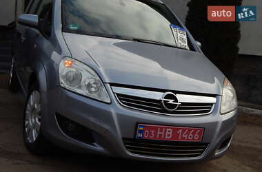 Минивэн Opel Zafira 2008 в 