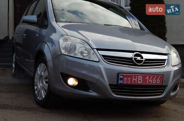 Минивэн Opel Zafira 2008 в 
