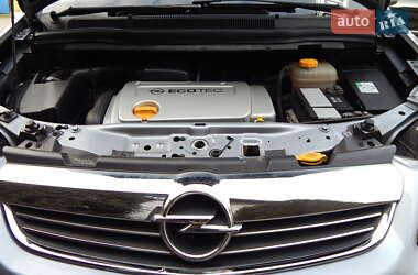 Минивэн Opel Zafira 2008 в 