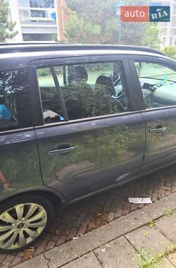 Минивэн Opel Zafira 2006 в 