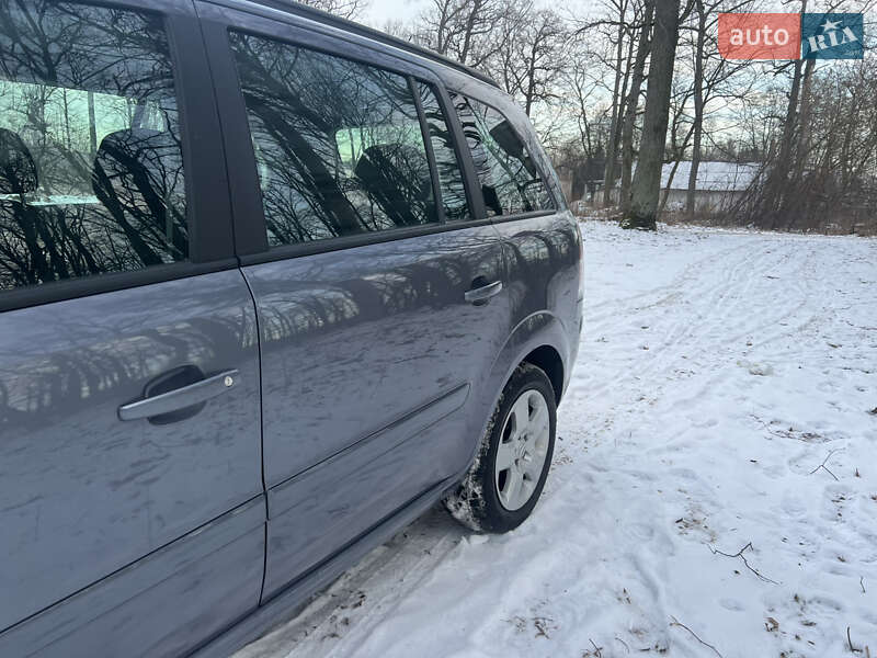 Минивэн Opel Zafira 2006 в Ровно