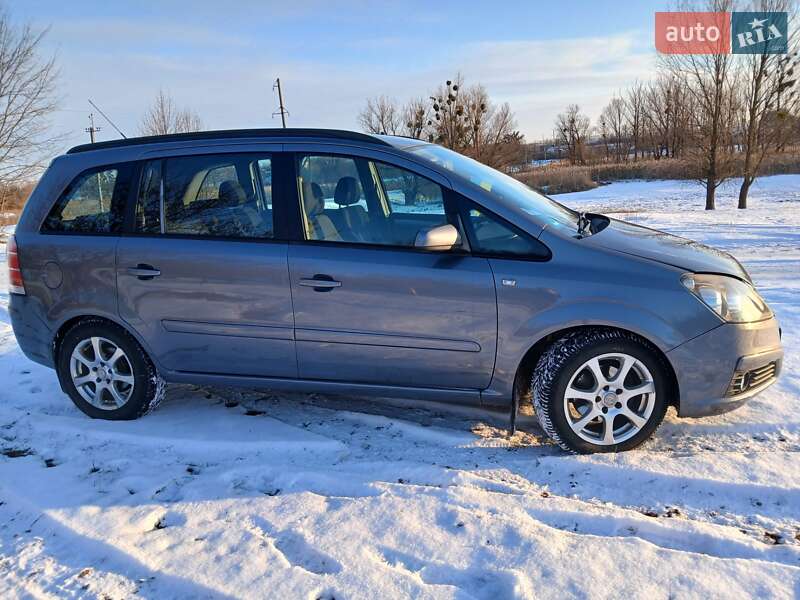 Минивэн Opel Zafira 2005 в Харькове