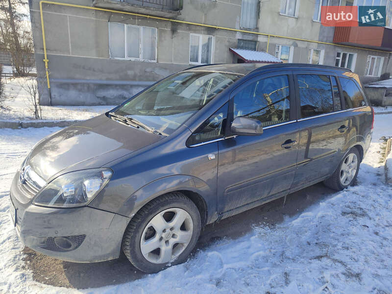 Opel Zafira 2011