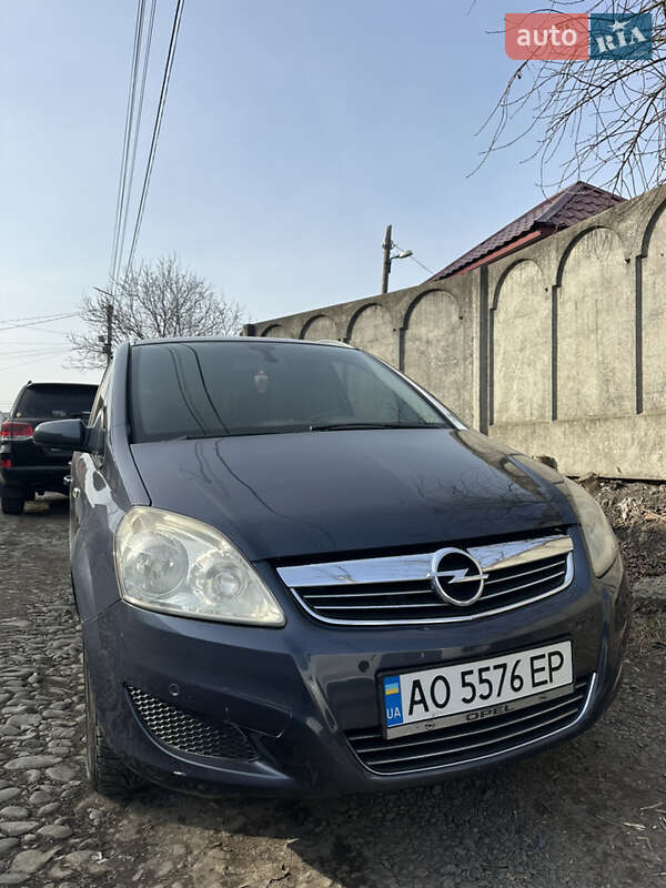 Минивэн Opel Zafira 2008 в Тячеве