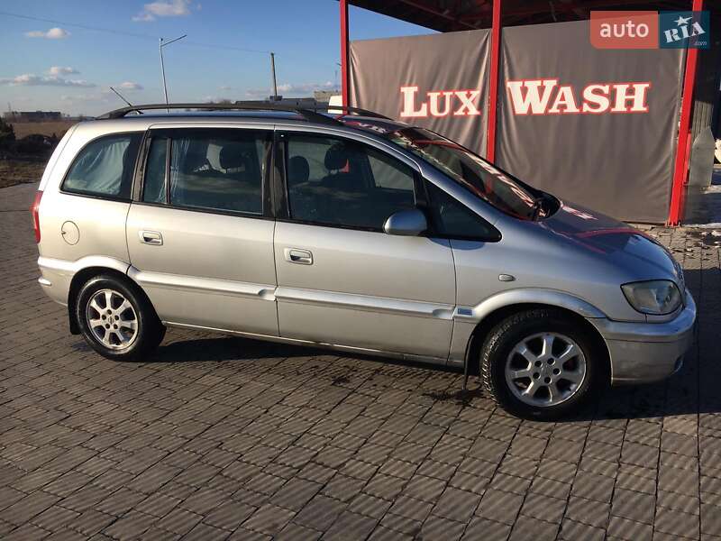 Минивэн Opel Zafira 2003 в Буске