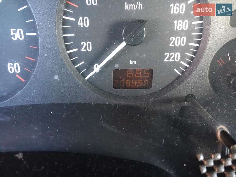 Минивэн Opel Zafira 2003 в Буске