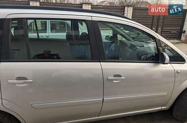 Минивэн Opel Zafira 2005 в 