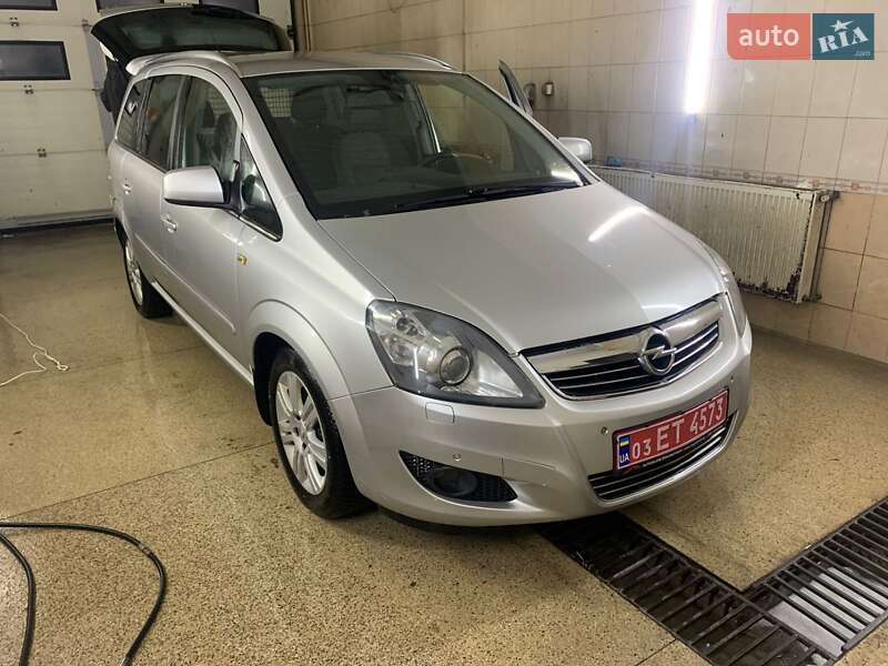 Мінівен Opel Zafira 2013 в Бердичеві