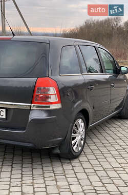 Минивэн Opel Zafira 2011 в 