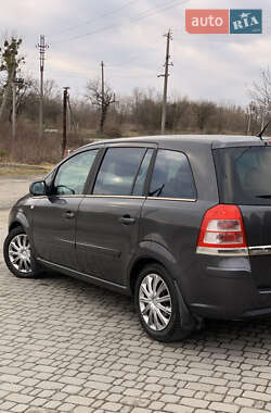 Минивэн Opel Zafira 2011 в 