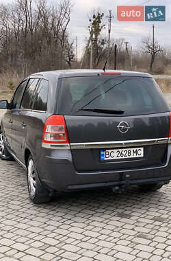 Минивэн Opel Zafira 2011 в 