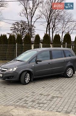 Минивэн Opel Zafira 2011 в 