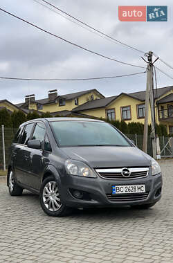 Минивэн Opel Zafira 2011 в 