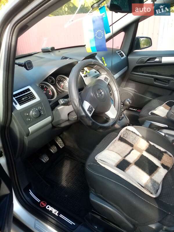 Минивэн Opel Zafira 2008 в Черкассах