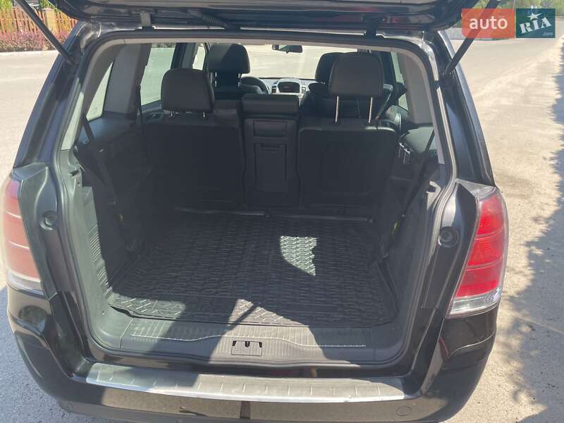 Минивэн Opel Zafira 2005 в Днепре