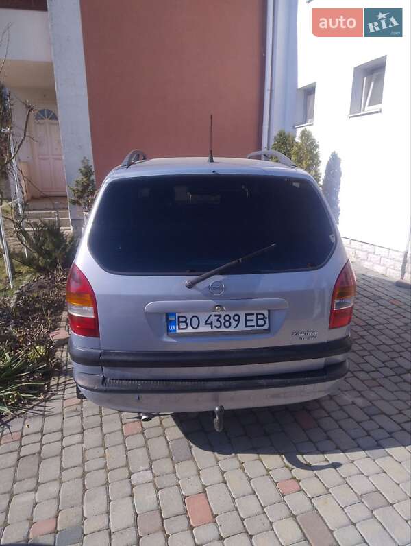Минивэн Opel Zafira 2000 в 