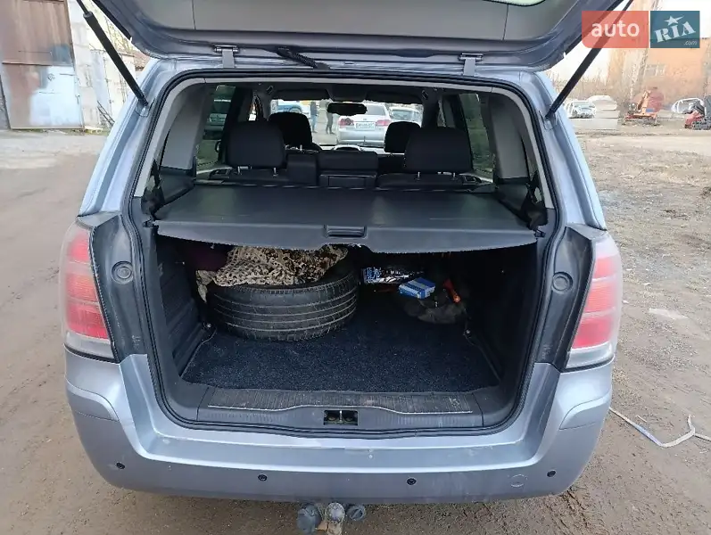 Минивэн Opel Zafira 2007 в 