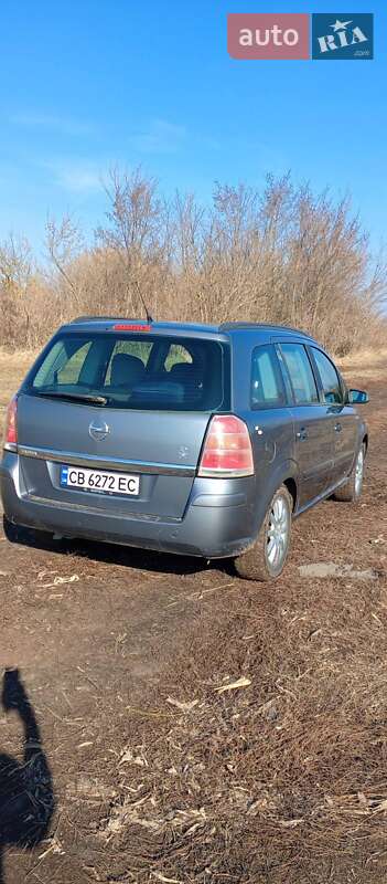 Минивэн Opel Zafira 2005 в Носовке