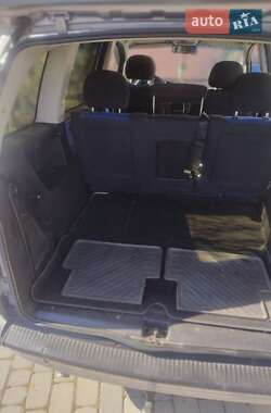 Минивэн Opel Zafira 2000 в 