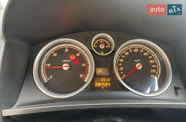 Минивэн Opel Zafira 2010 в 