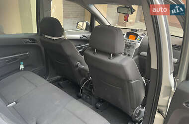 Минивэн Opel Zafira 2010 в 