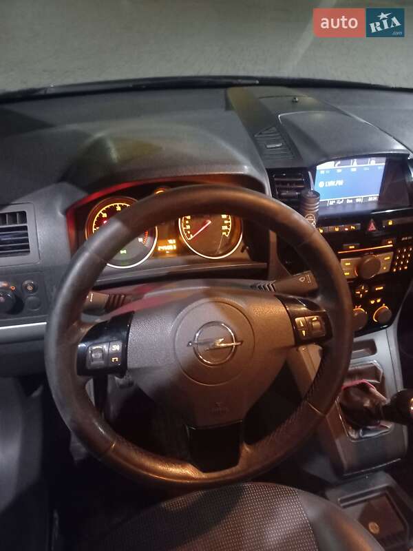 Мінівен Opel Zafira 2009 в Львові