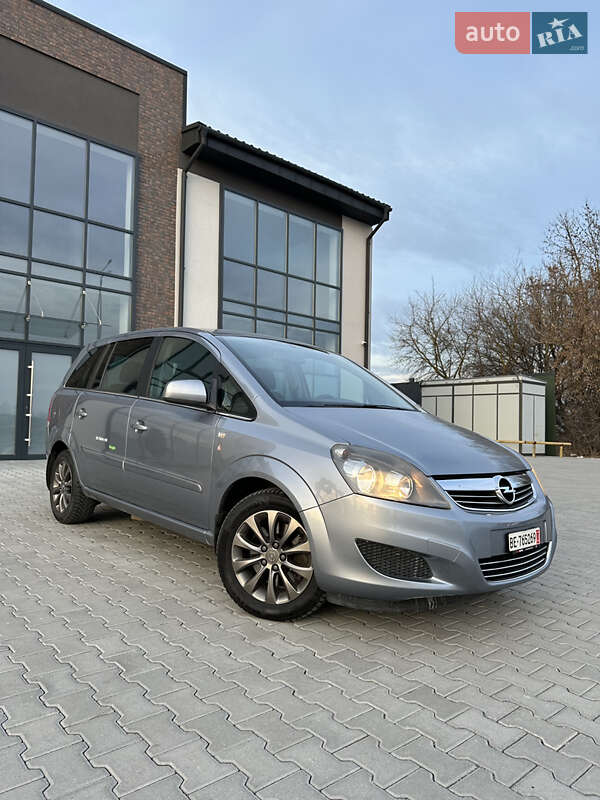 Opel Zafira 2011