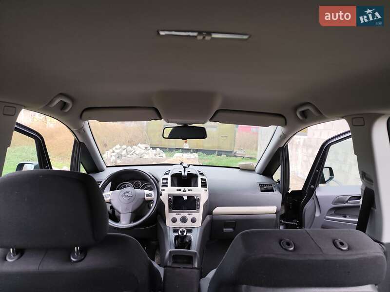 Минивэн Opel Zafira 2008 в Одессе
