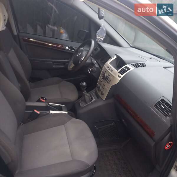 Мінівен Opel Zafira 2008 в Чернігові