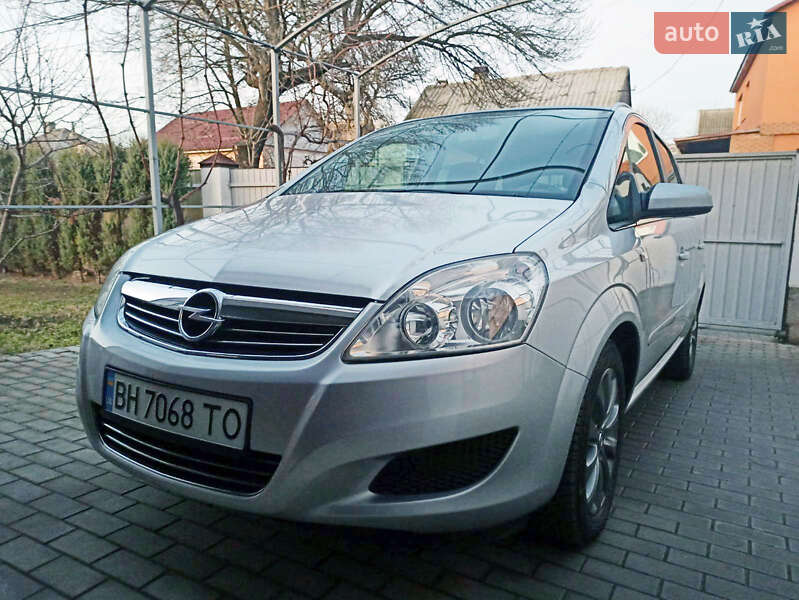 Мінівен Opel Zafira 2009 в Одесі