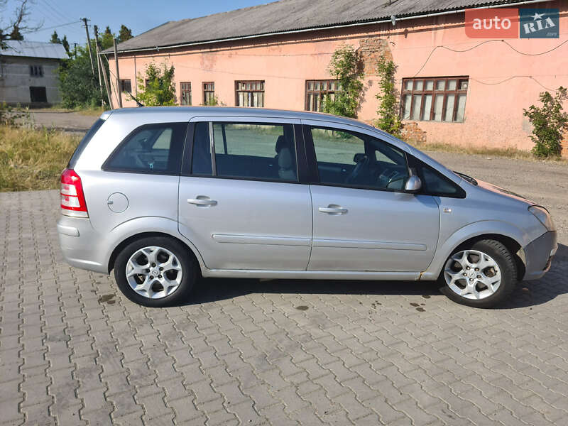 Мінівен Opel Zafira 2008 в Івано-Франківську