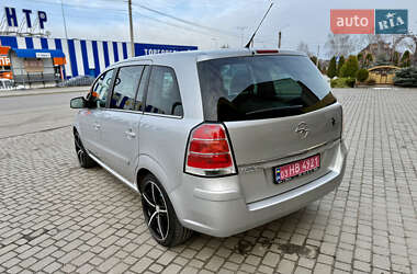 Минивэн Opel Zafira 2011 в 