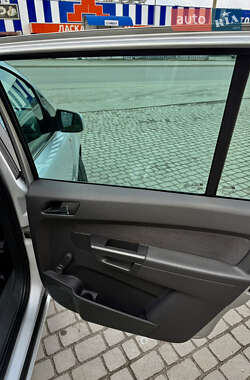 Минивэн Opel Zafira 2011 в 