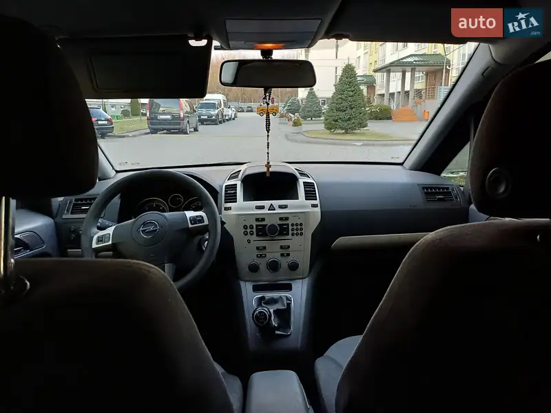 Минивэн Opel Zafira 2008 в 