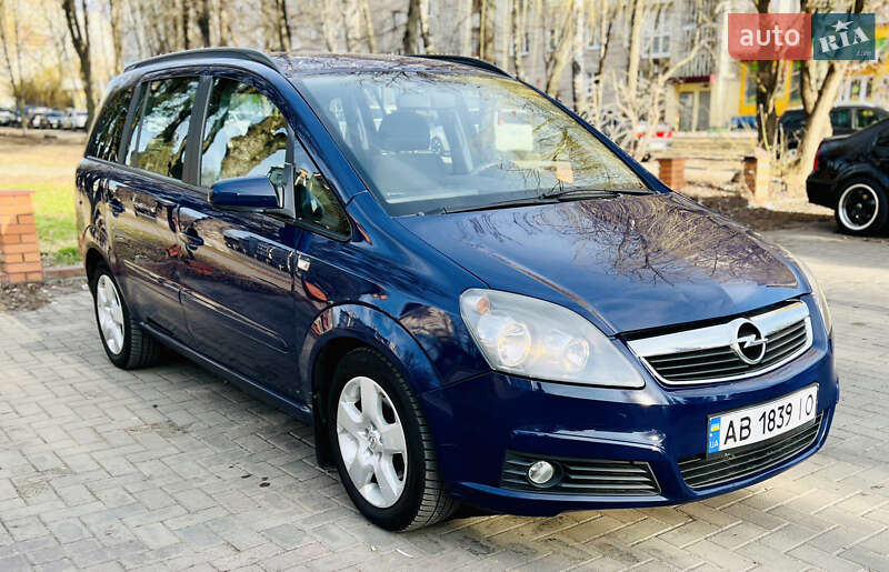 Минивэн Opel Zafira 2006 в 
