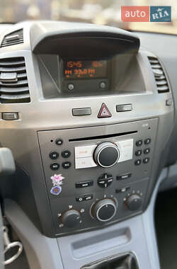 Минивэн Opel Zafira 2006 в 