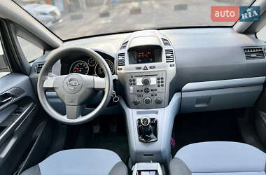 Минивэн Opel Zafira 2006 в 