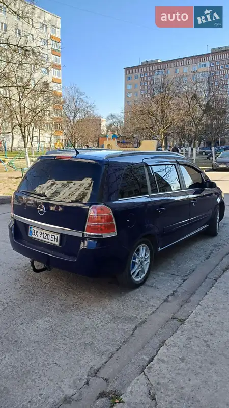 Минивэн Opel Zafira 2005 в 