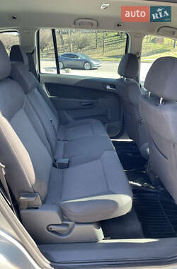 Минивэн Opel Zafira 2011 в 