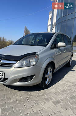 Минивэн Opel Zafira 2011 в 